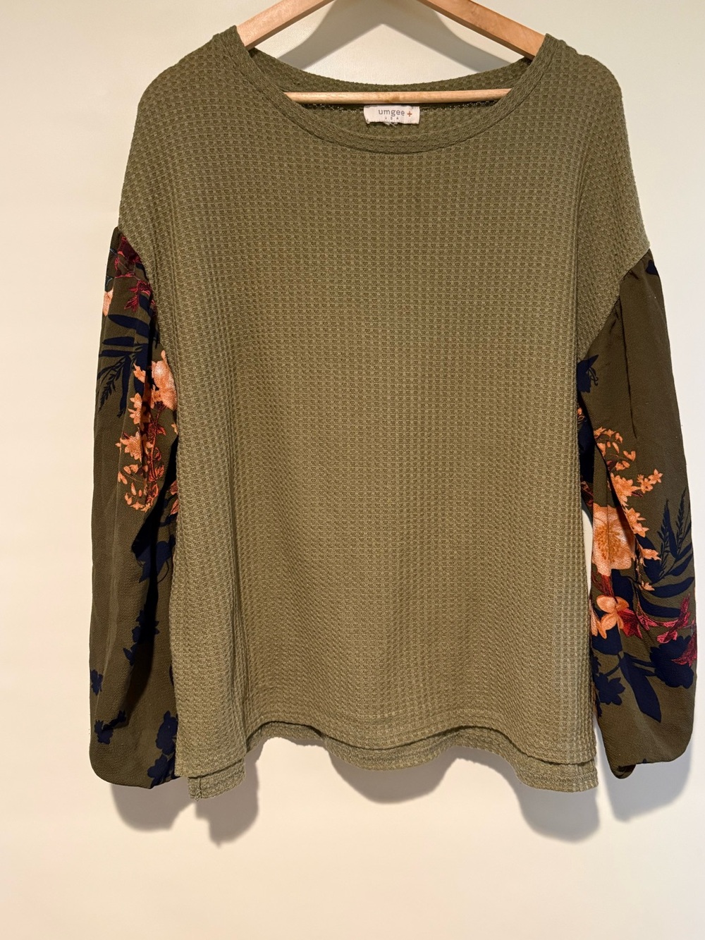 Umgee Boho Waffle Weave Olive Green Top with Floral Peasant Sleeves, size 1X
